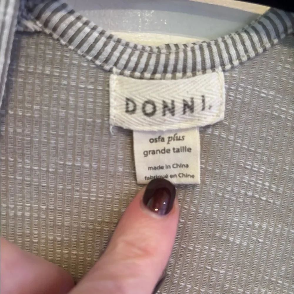 DONNI. Striped Gray and White Top - Picture 3 of 5